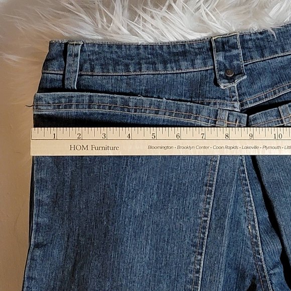 Mixit Dark Wash Cropped Jeggings. Embroidered flowers! Size 8 Petite - Picture 8 of 9